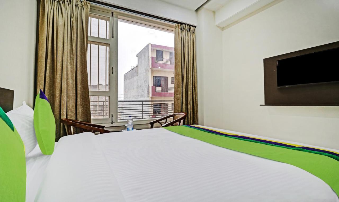 Treebo Kamron Regency Sector 80 Hotel Mohali Exterior photo