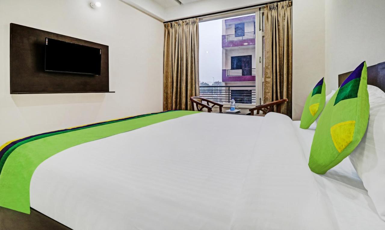 Treebo Kamron Regency Sector 80 Hotel Mohali Exterior photo